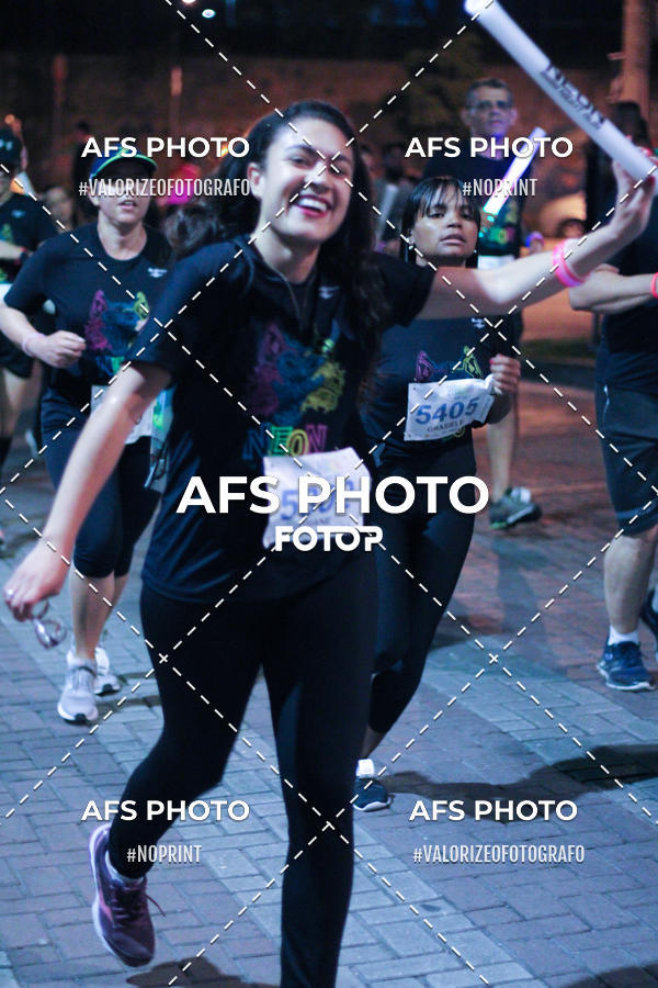Compre as suas fotos do eventoNeon Night Run 2019 - Belo Horizonte no Fotop