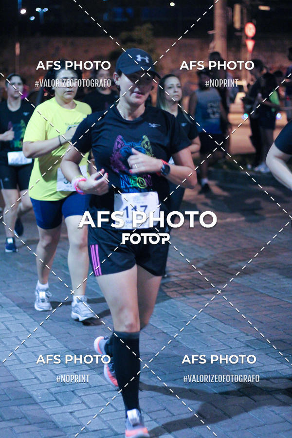 Compre as suas fotos do eventoNeon Night Run 2019 - Belo Horizonte no Fotop