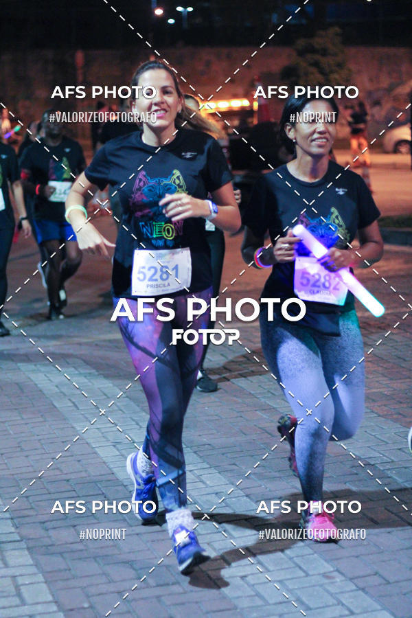 Acquista le foto dell'eventoNeon Night Run 2019 - Belo Horizonte in Fotop