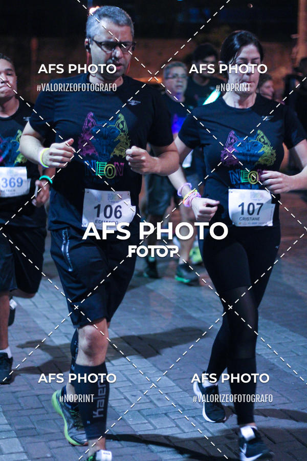 Acquista le foto dell'eventoNeon Night Run 2019 - Belo Horizonte in Fotop