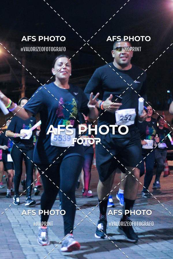 Compra tus fotos del eventoNeon Night Run 2019 - Belo Horizonte En Fotop