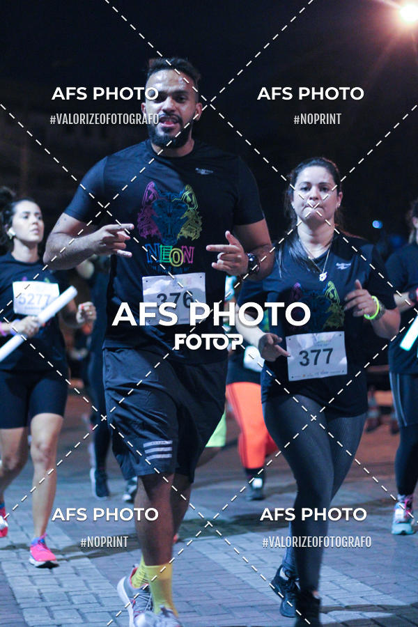 Compra tus fotos del eventoNeon Night Run 2019 - Belo Horizonte En Fotop