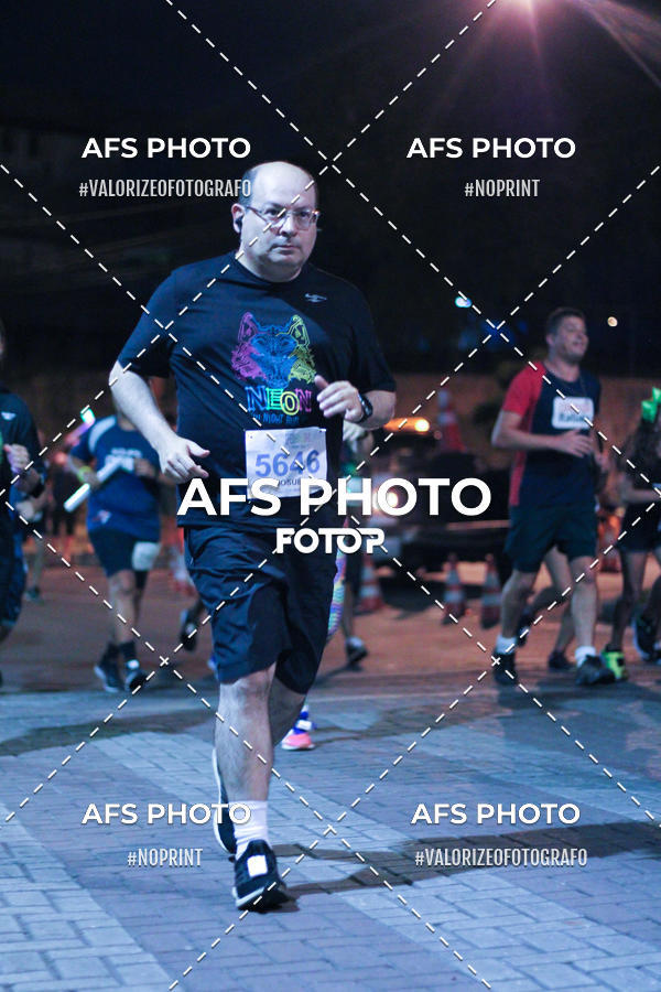 Compra tus fotos del eventoNeon Night Run 2019 - Belo Horizonte En Fotop
