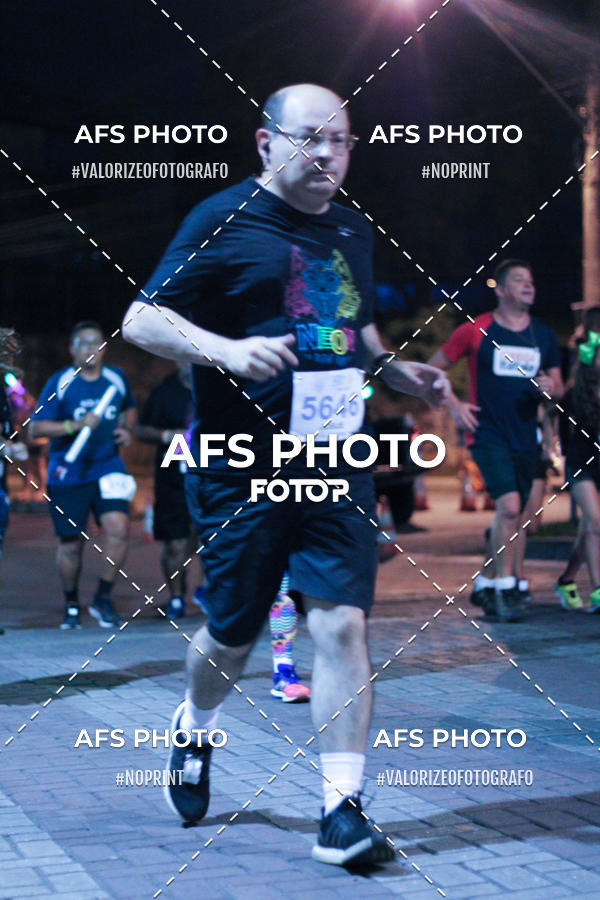 Compra tus fotos del eventoNeon Night Run 2019 - Belo Horizonte En Fotop