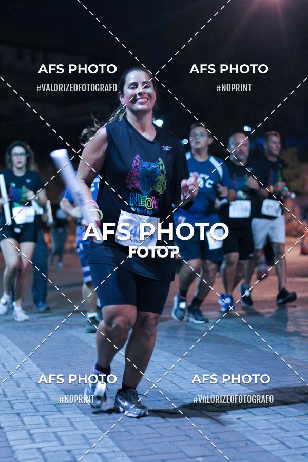 Compra tus fotos del eventoNeon Night Run 2019 - Belo Horizonte En Fotop