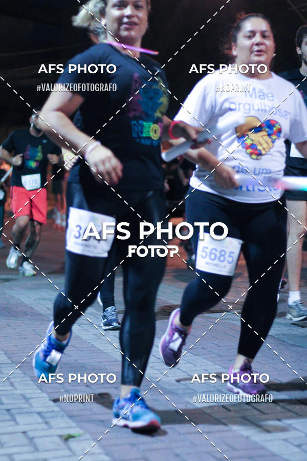 Compra tus fotos del eventoNeon Night Run 2019 - Belo Horizonte En Fotop