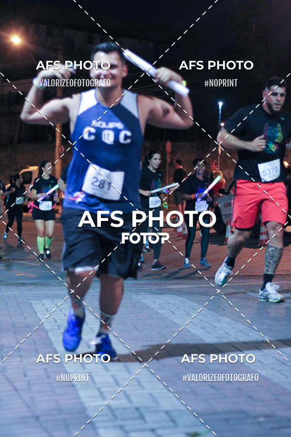 Compra tus fotos del eventoNeon Night Run 2019 - Belo Horizonte En Fotop
