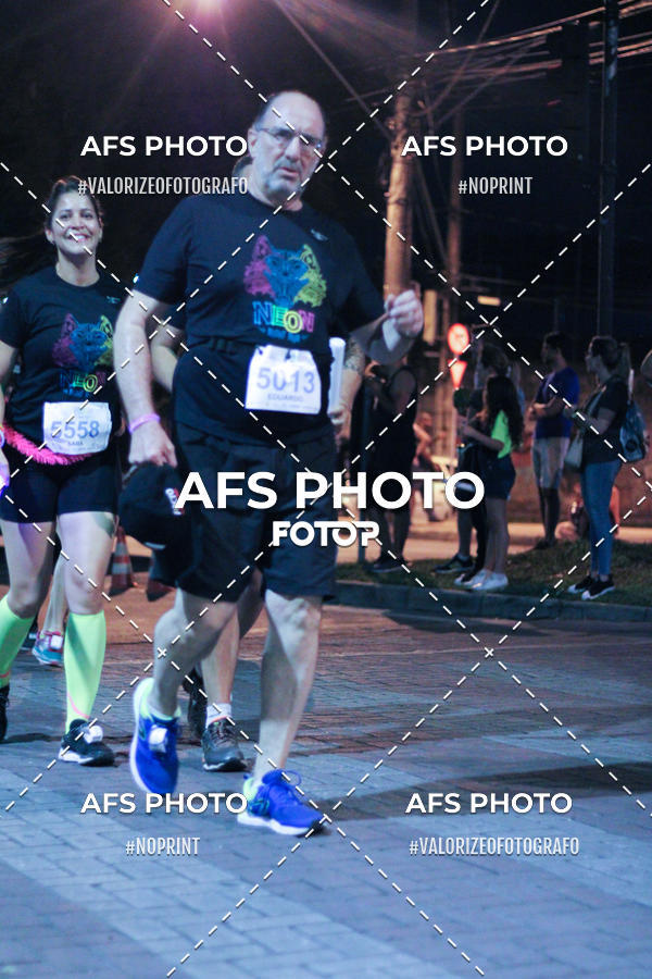 Compra tus fotos del eventoNeon Night Run 2019 - Belo Horizonte En Fotop
