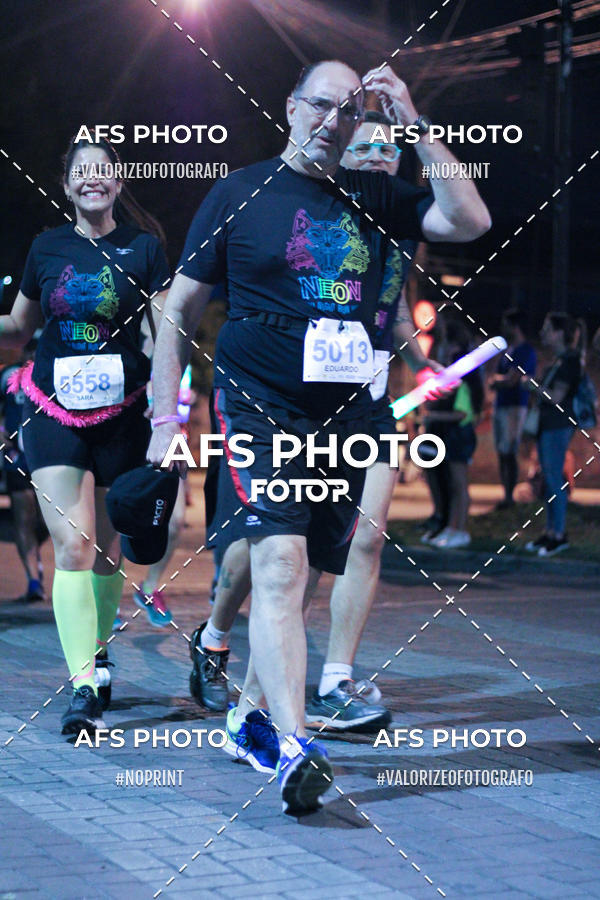 Compra tus fotos del eventoNeon Night Run 2019 - Belo Horizonte En Fotop