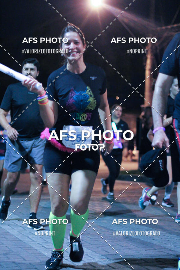 Compra tus fotos del eventoNeon Night Run 2019 - Belo Horizonte En Fotop