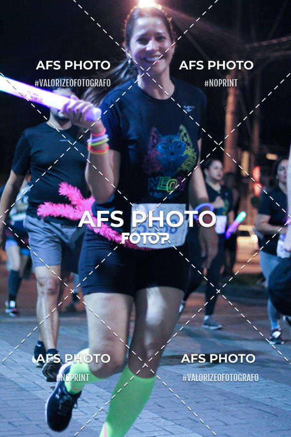 Compra tus fotos del eventoNeon Night Run 2019 - Belo Horizonte En Fotop
