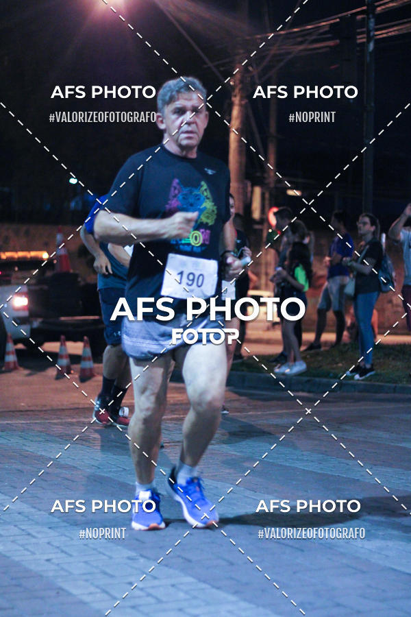 Compra tus fotos del eventoNeon Night Run 2019 - Belo Horizonte En Fotop