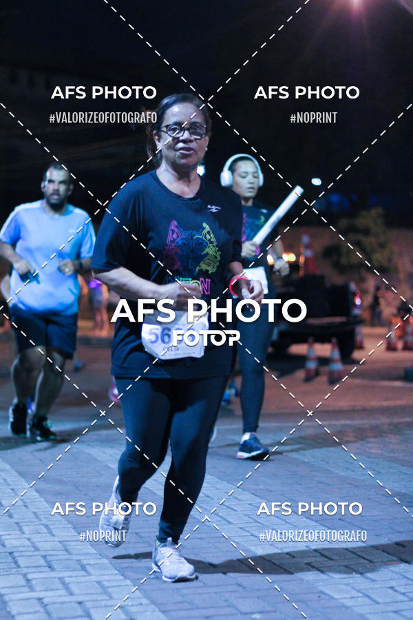 Compra tus fotos del eventoNeon Night Run 2019 - Belo Horizonte En Fotop