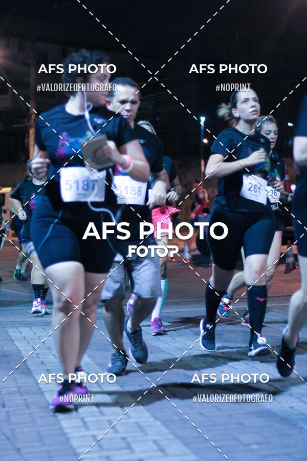 Compra tus fotos del eventoNeon Night Run 2019 - Belo Horizonte En Fotop
