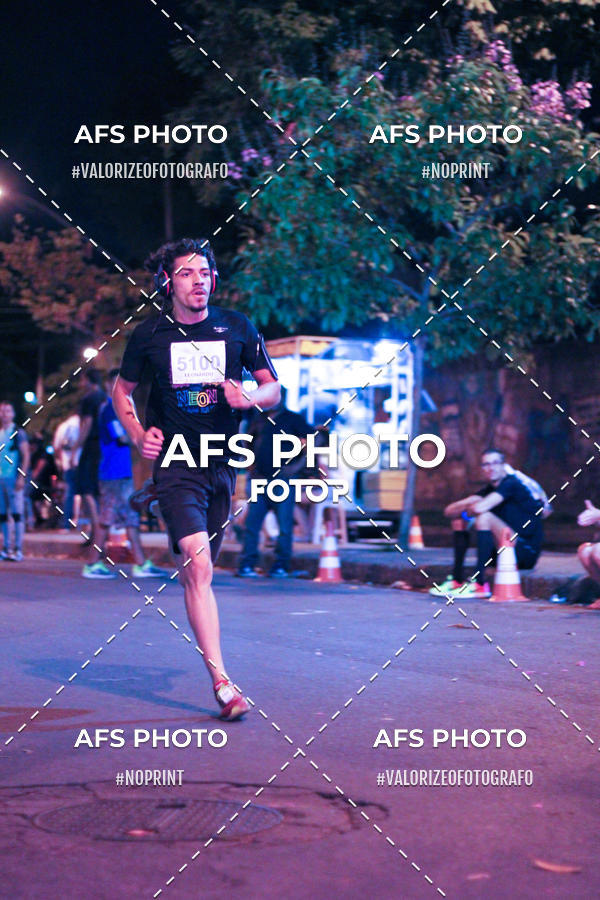 Compre suas fotos do eventoNeon Night Run 2019 - Belo Horizonte no Fotop