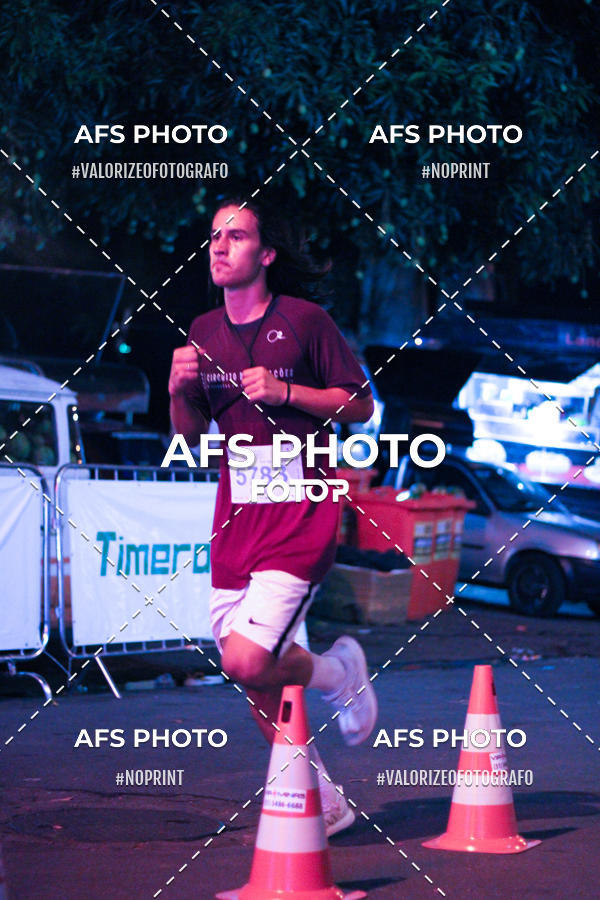 Compre suas fotos do eventoNeon Night Run 2019 - Belo Horizonte no Fotop