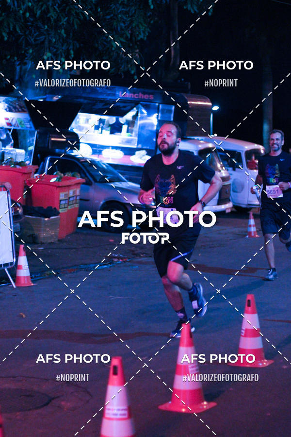 Compre suas fotos do eventoNeon Night Run 2019 - Belo Horizonte no Fotop