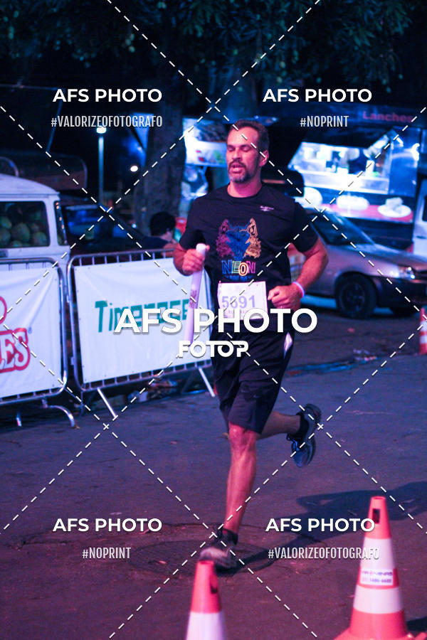 Compre suas fotos do eventoNeon Night Run 2019 - Belo Horizonte no Fotop