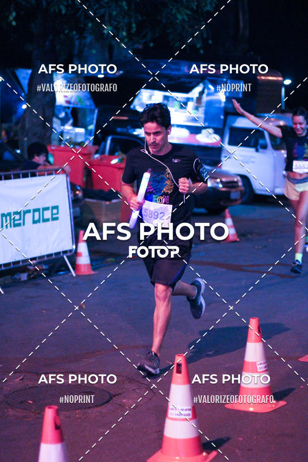 Compre suas fotos do eventoNeon Night Run 2019 - Belo Horizonte no Fotop