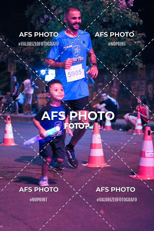 Compra tus fotos del eventoNeon Night Run 2019 - Belo Horizonte En Fotop