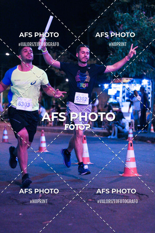 Compra tus fotos del eventoNeon Night Run 2019 - Belo Horizonte En Fotop