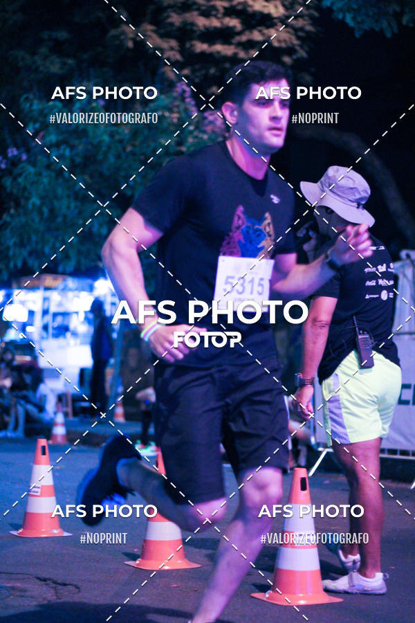 Compra tus fotos del eventoNeon Night Run 2019 - Belo Horizonte En Fotop