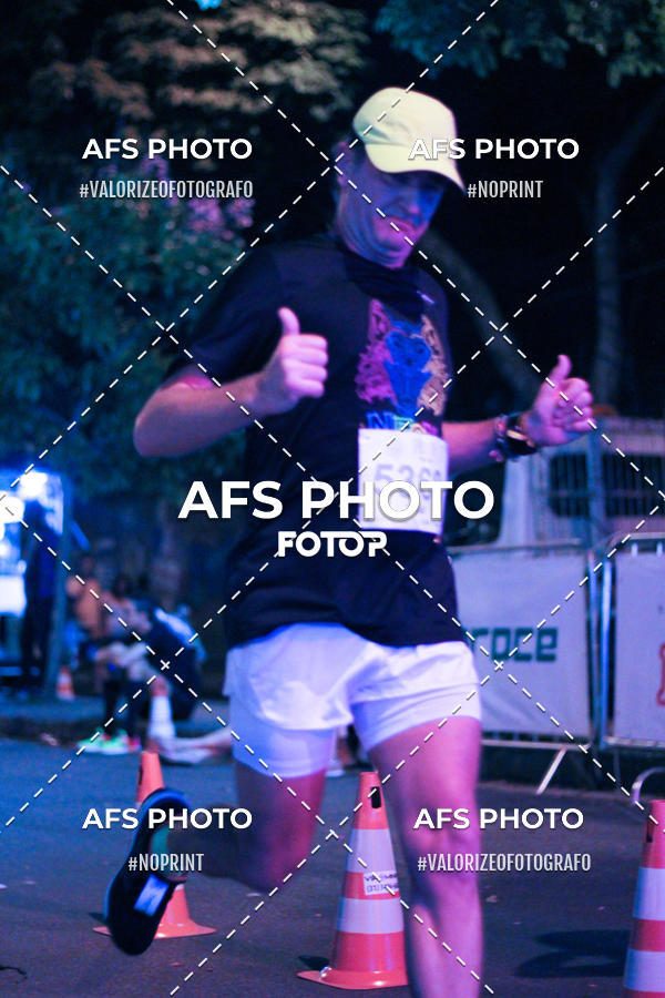 Compra tus fotos del eventoNeon Night Run 2019 - Belo Horizonte En Fotop