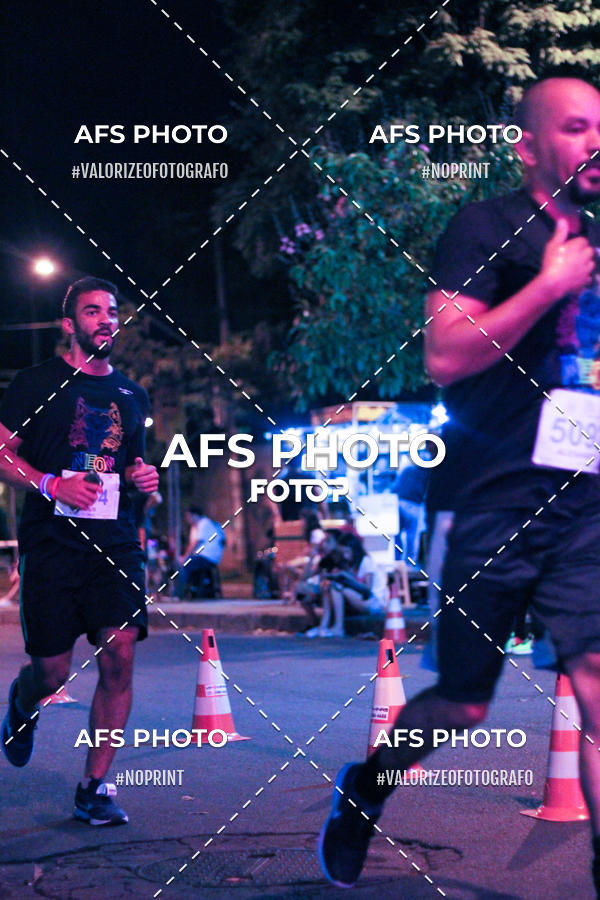 Compra tus fotos del eventoNeon Night Run 2019 - Belo Horizonte En Fotop