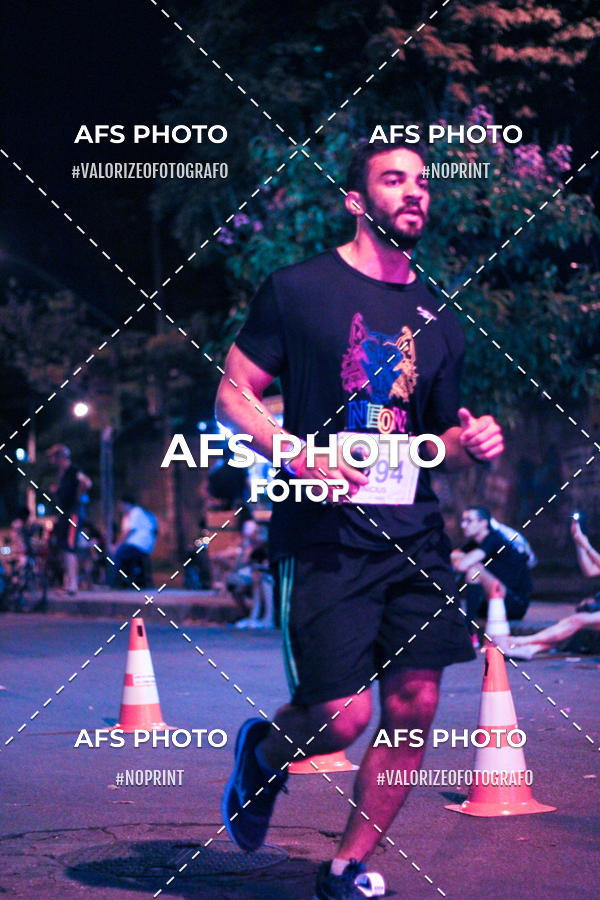 Compra tus fotos del eventoNeon Night Run 2019 - Belo Horizonte En Fotop