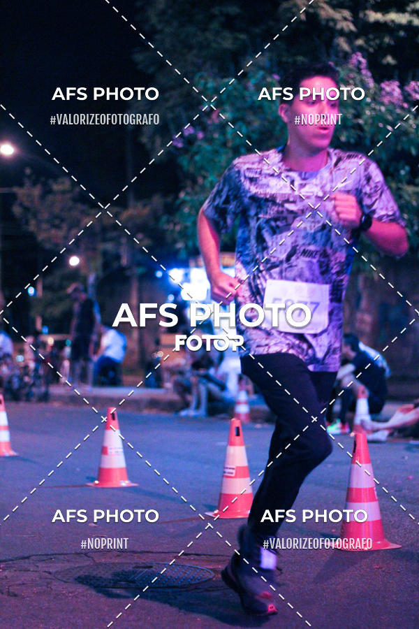 Compra tus fotos del eventoNeon Night Run 2019 - Belo Horizonte En Fotop