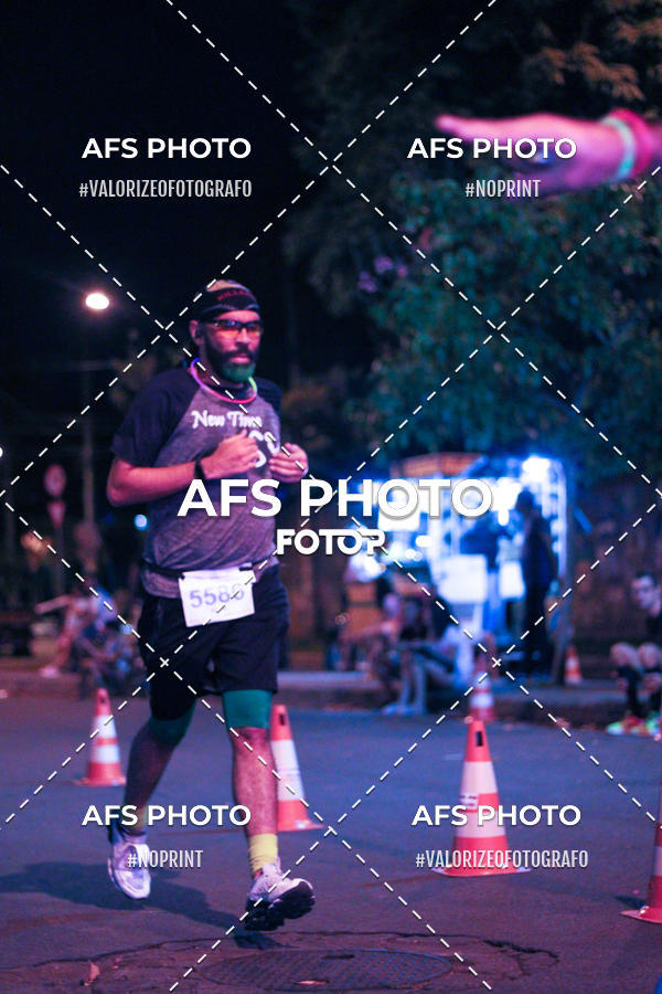 Compra tus fotos del eventoNeon Night Run 2019 - Belo Horizonte En Fotop