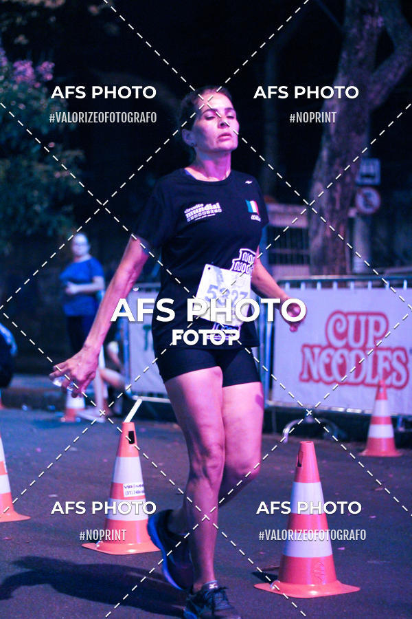 Compra tus fotos del eventoNeon Night Run 2019 - Belo Horizonte En Fotop