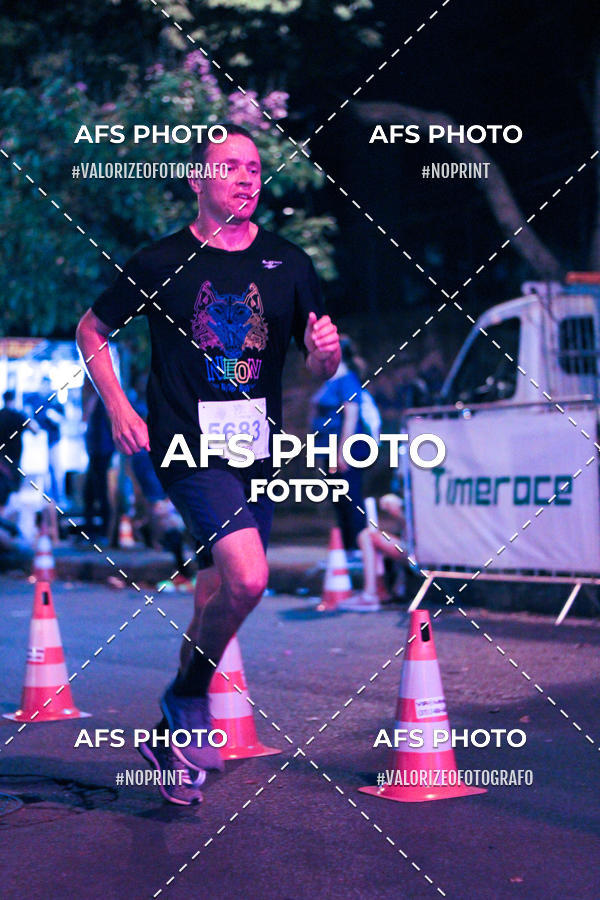 Achetez vos photos de l'vnementNeon Night Run 2019 - Belo Horizonte sur Fotop