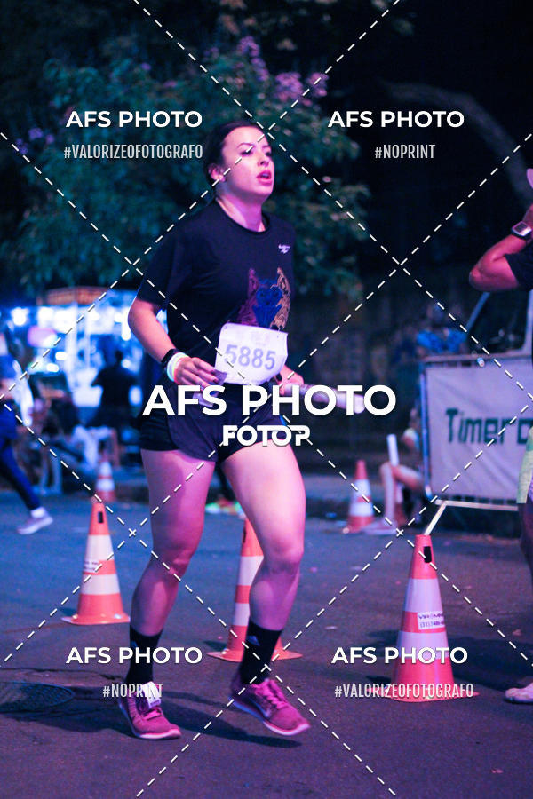 Achetez vos photos de l'vnementNeon Night Run 2019 - Belo Horizonte sur Fotop