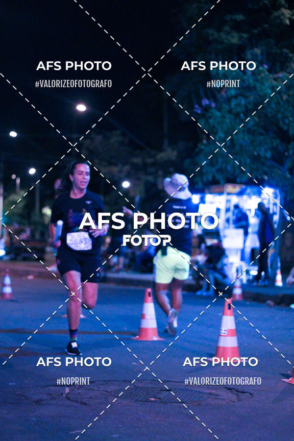 Achetez vos photos de l'vnementNeon Night Run 2019 - Belo Horizonte sur Fotop