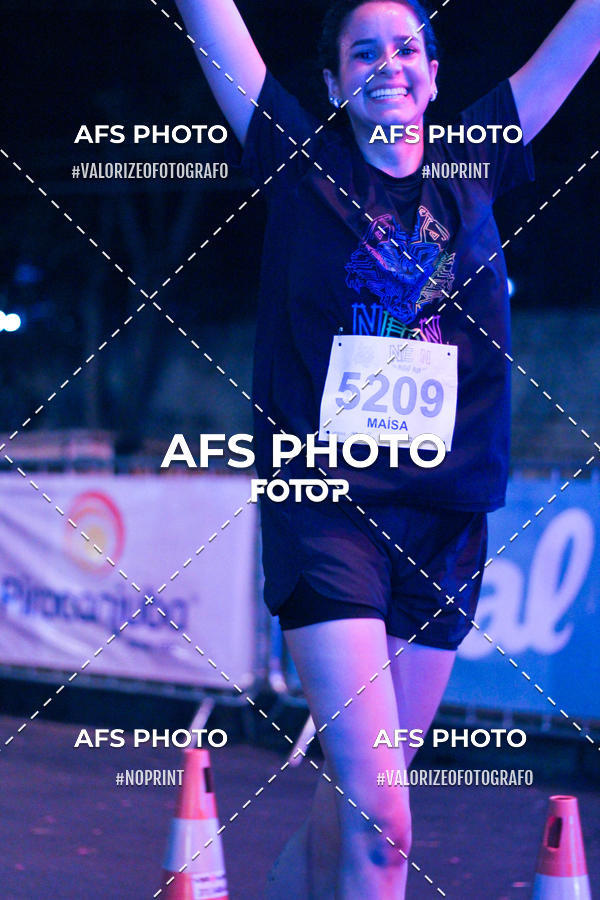 Achetez vos photos de l'vnementNeon Night Run 2019 - Belo Horizonte sur Fotop
