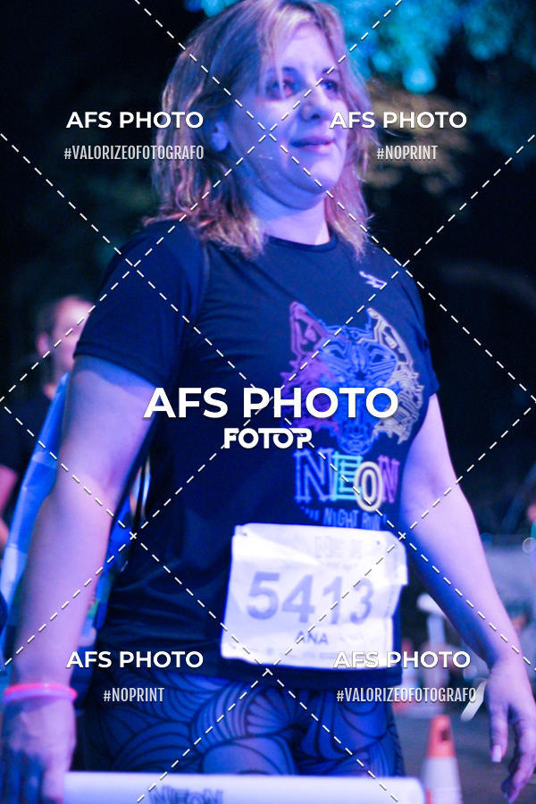 Achetez vos photos de l'vnementNeon Night Run 2019 - Belo Horizonte sur Fotop