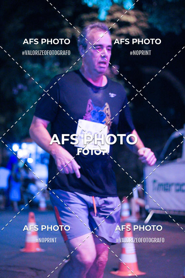 Achetez vos photos de l'vnementNeon Night Run 2019 - Belo Horizonte sur Fotop