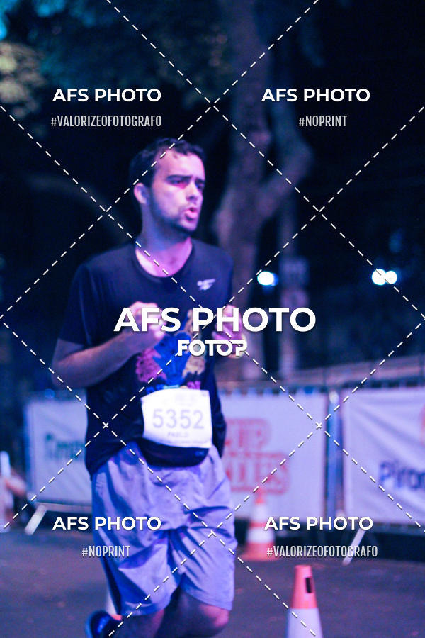Achetez vos photos de l'vnementNeon Night Run 2019 - Belo Horizonte sur Fotop