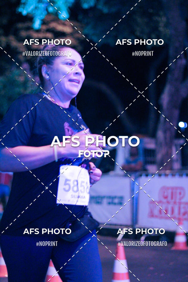 Achetez vos photos de l'vnementNeon Night Run 2019 - Belo Horizonte sur Fotop