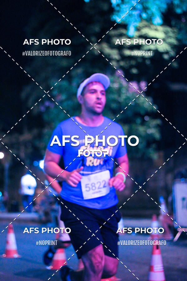 Achetez vos photos de l'vnementNeon Night Run 2019 - Belo Horizonte sur Fotop