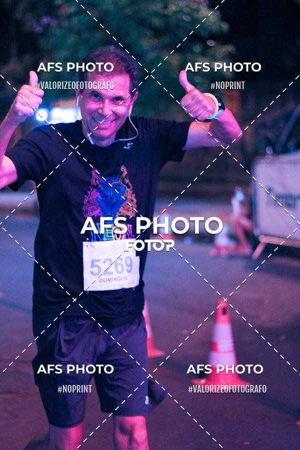 Achetez vos photos de l'vnementNeon Night Run 2019 - Belo Horizonte sur Fotop