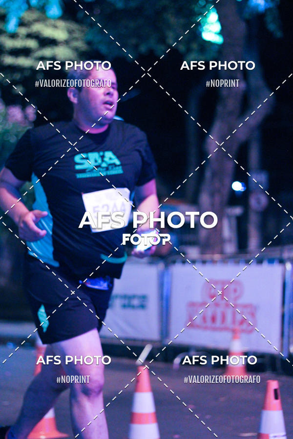 Achetez vos photos de l'vnementNeon Night Run 2019 - Belo Horizonte sur Fotop