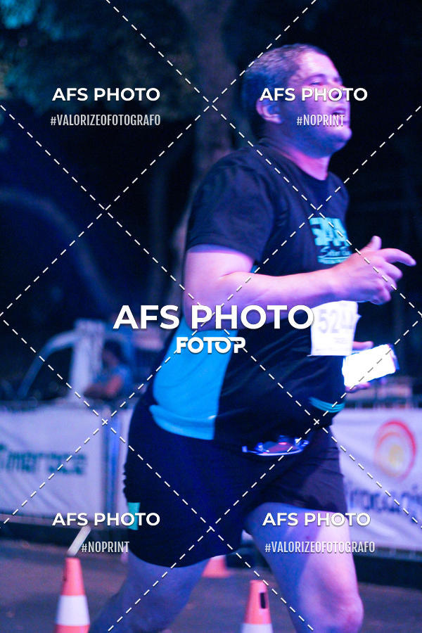 Achetez vos photos de l'vnementNeon Night Run 2019 - Belo Horizonte sur Fotop