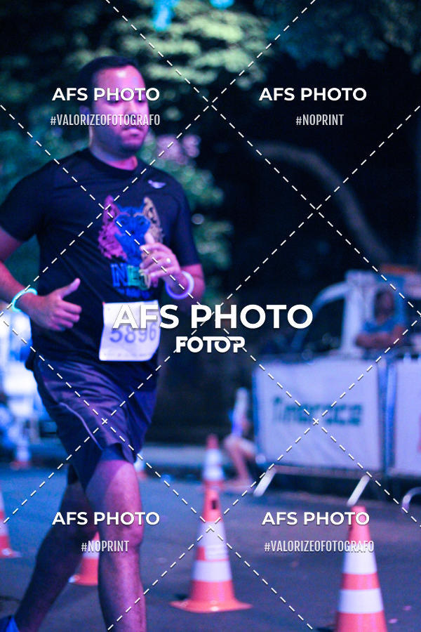 Achetez vos photos de l'vnementNeon Night Run 2019 - Belo Horizonte sur Fotop