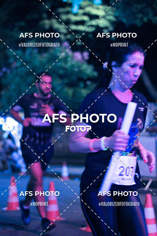 Achetez vos photos de l'vnementNeon Night Run 2019 - Belo Horizonte sur Fotop