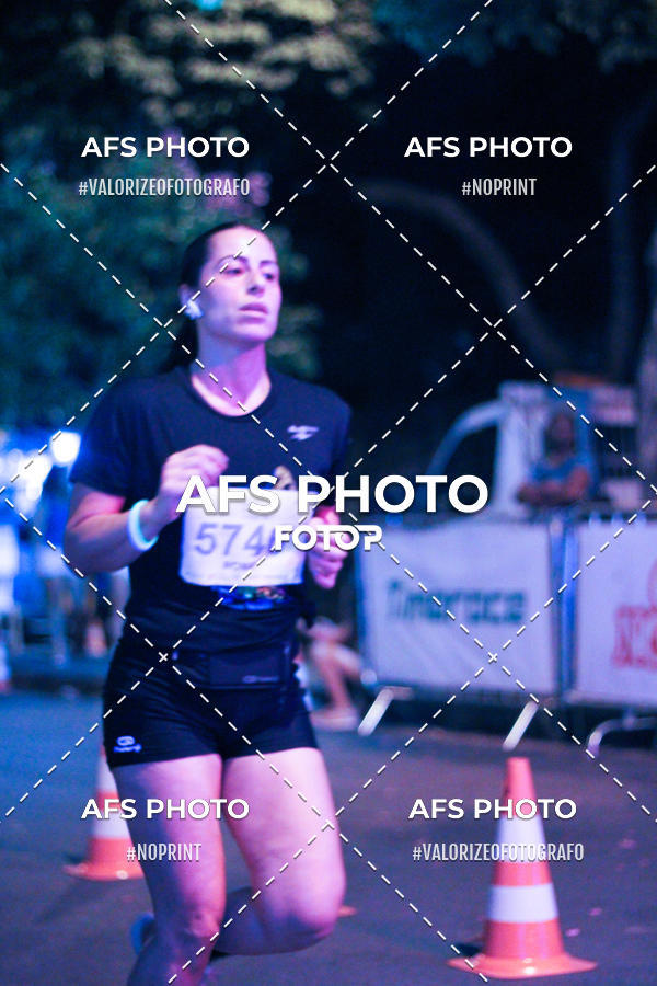 Achetez vos photos de l'vnementNeon Night Run 2019 - Belo Horizonte sur Fotop