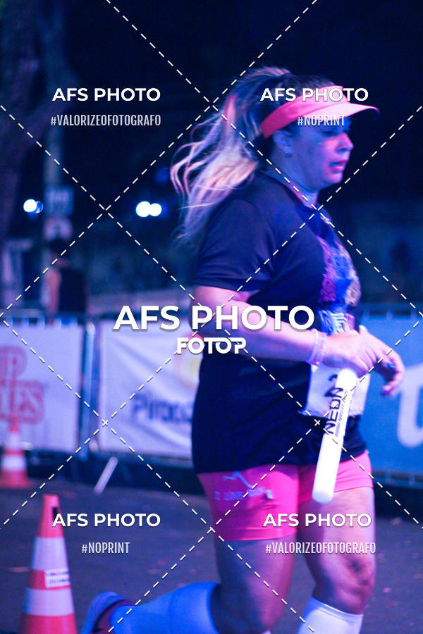 Compra tus fotos del eventoNeon Night Run 2019 - Belo Horizonte En Fotop