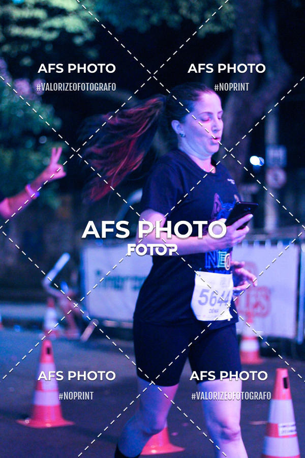 Achetez vos photos de l'vnementNeon Night Run 2019 - Belo Horizonte sur Fotop
