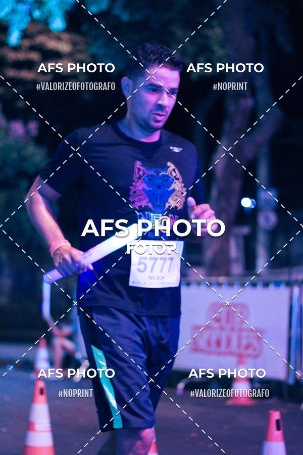 Achetez vos photos de l'vnementNeon Night Run 2019 - Belo Horizonte sur Fotop